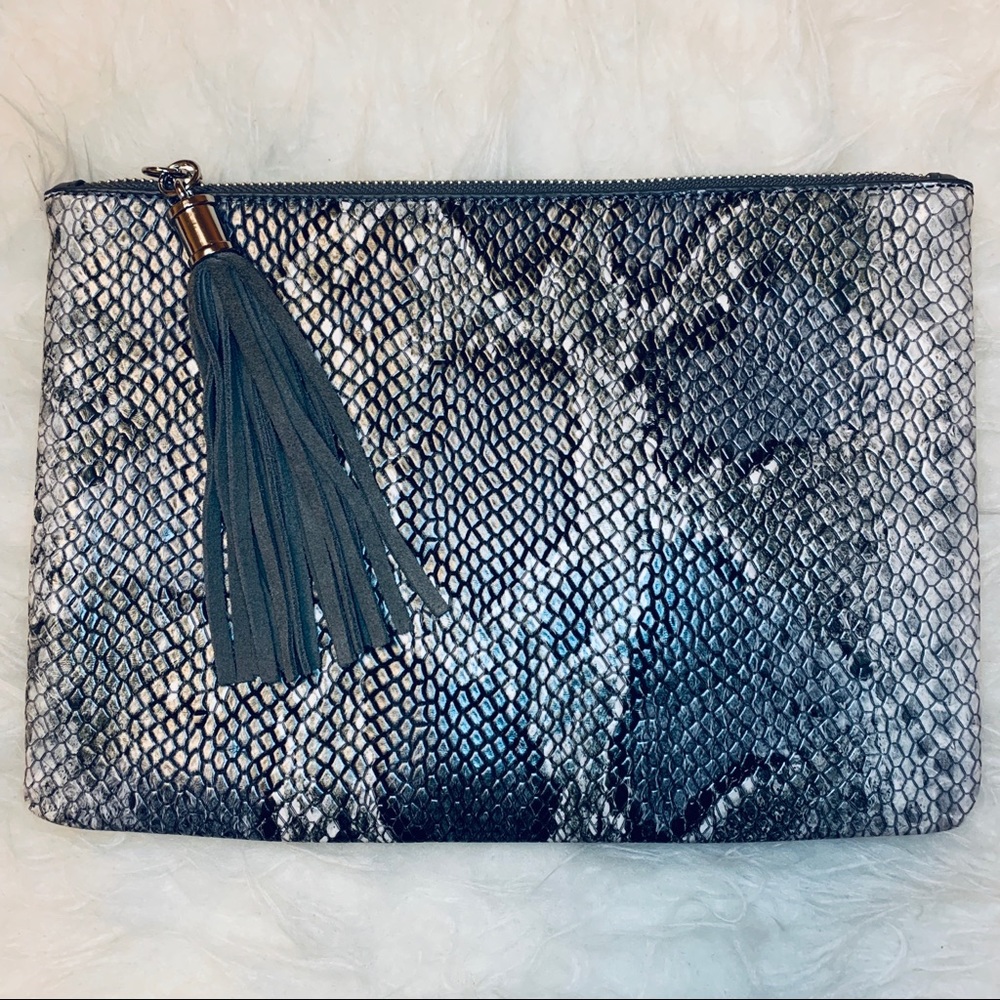 *LIKE NEW* Express Snakeskin-print Clutch